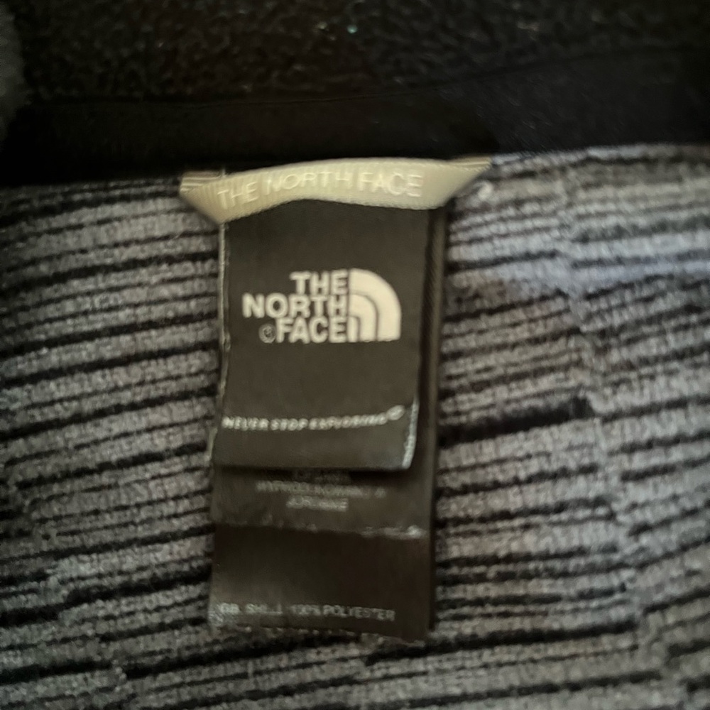 The North Face Women’s blue with gray Pull Over, Quarter Zip, Small - Picture 6 of 6